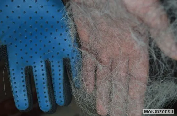 Перчатка Pe Brush Glove для шерсти домашних животных